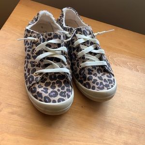 Zebra Memory Foam Time And Tru easy slip Sneaker